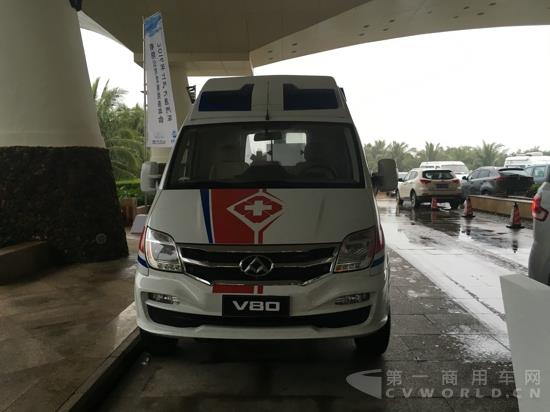 上汽大通V80監(jiān)護(hù)型救護(hù)車.jpg