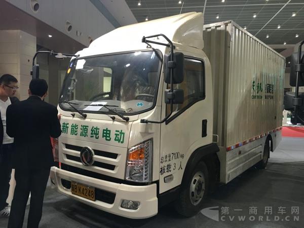 東風(fēng)特汽3T純電動(dòng)物流車2.jpg