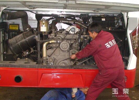 玉柴車用柴油機(jī)機(jī)油和濾清器保養(yǎng)周期再升級.jpg