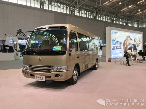 3 金旅V8考斯特高端商務車.jpg