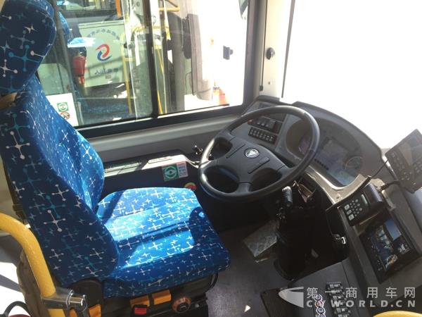 福田歐輝純電動公交車內(nèi)飾.jpg