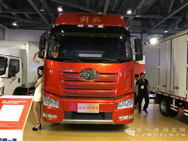 4×2快遞專用長途甩掛牽引車.jpg