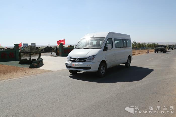 建軍90周年閱兵指揮保障用車(chē)-上汽大通V80-10.jpg