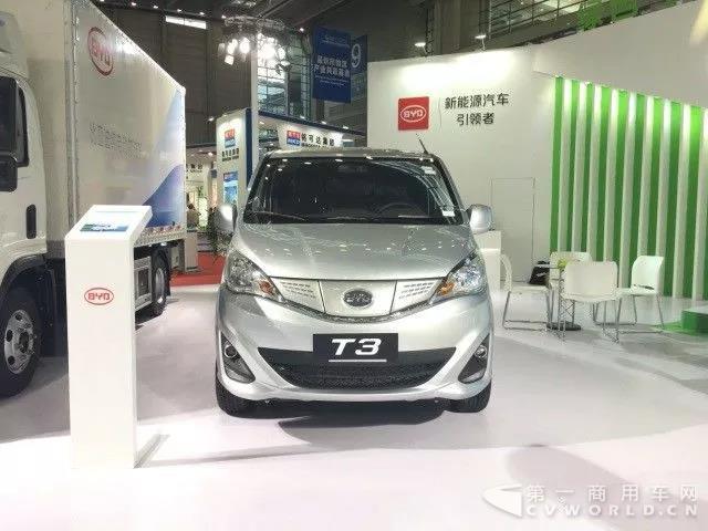 引領(lǐng)物流電動化 比亞迪商用車亮相深圳“物博會”1.jpg