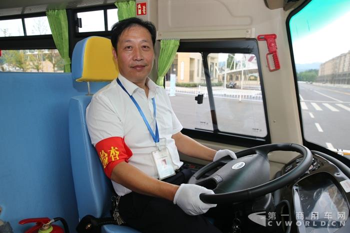 校車駕駛員馮海平.jpg