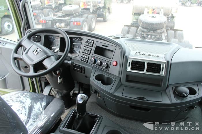 漢風(fēng)6×4 LNG牽引車(chē)內(nèi)飾及局部 (3).jpg