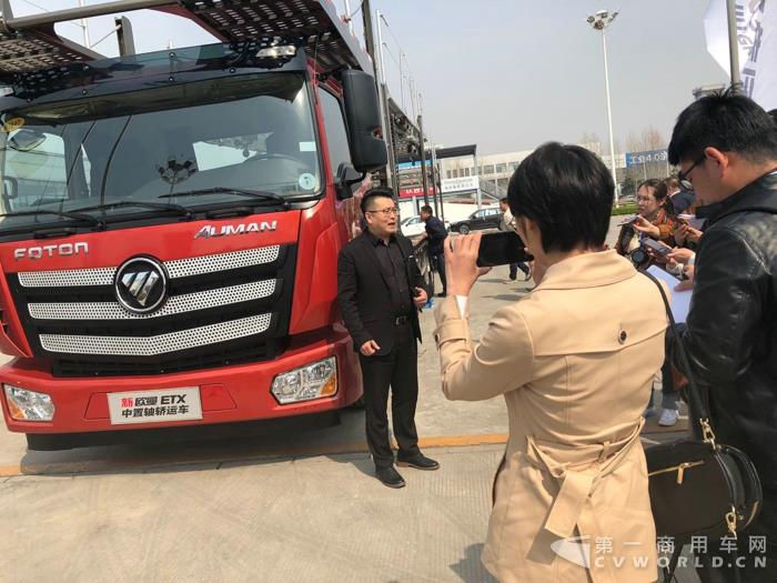 新歐曼ETX中置軸轎運(yùn)車上市斬獲1000臺(tái)訂單8.jpg