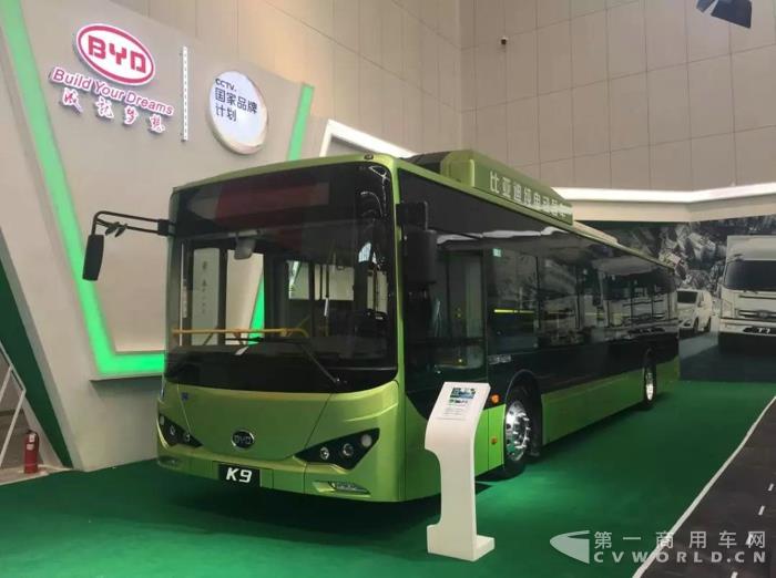 高端科技成就行業(yè)標(biāo)桿 比亞迪商用車亮相天津客車展1.jpg