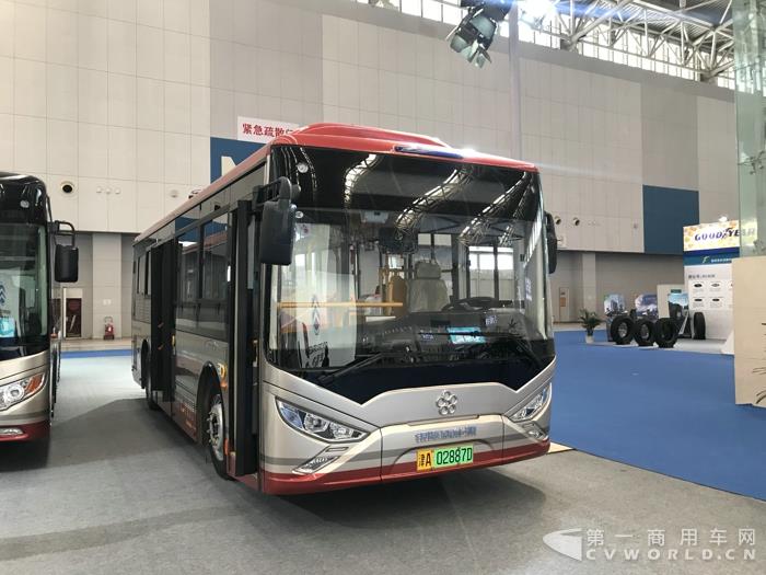 銀隆10.5米純電動(dòng)客車.jpg