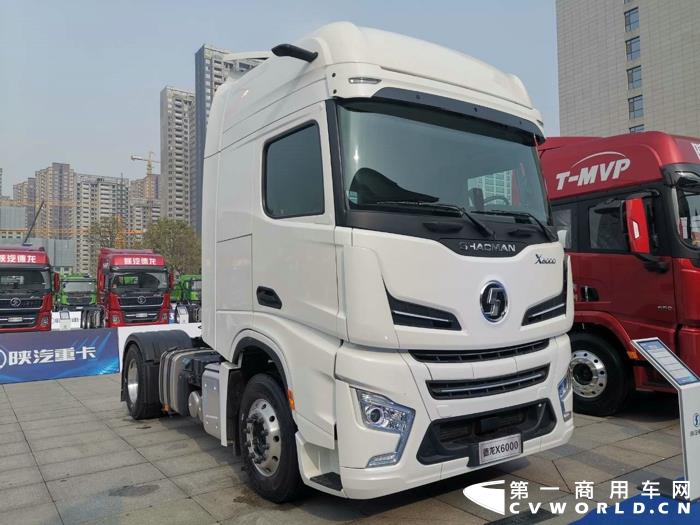 德龍X6000 4×2自動駕駛牽引車2.jpg