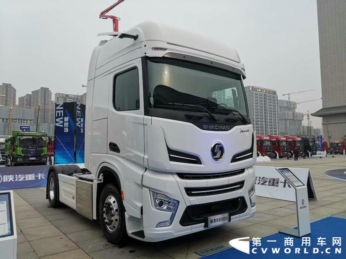 德龍X6000 4×2國六北方版自動擋牽引車3.jpg