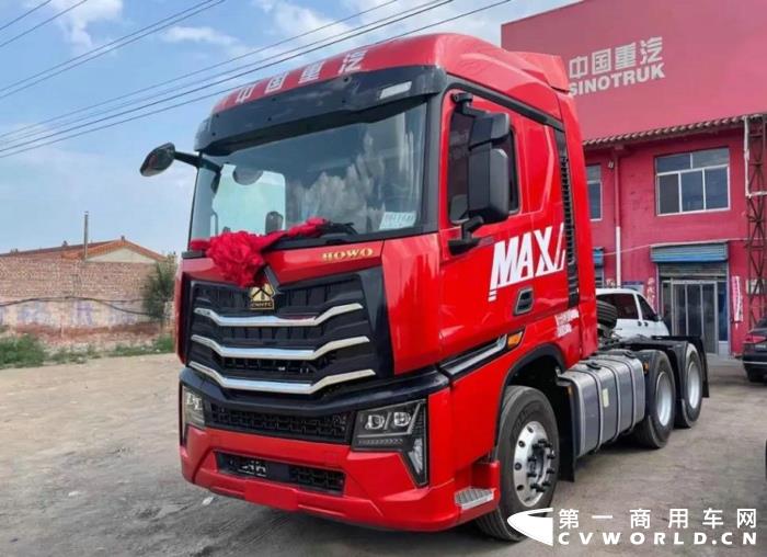 中國重汽豪沃MAX牽引車.jpg