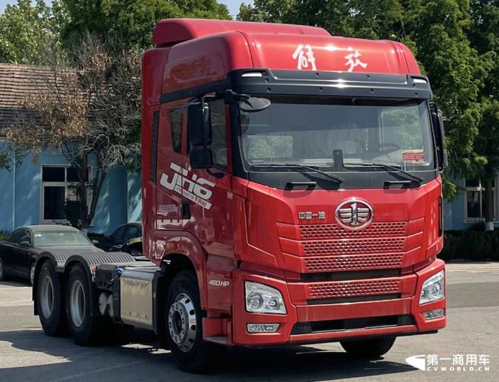 解放JH6柴油牽引車(chē)，搭載濰柴10.513發(fā)動(dòng)機(jī)，最大480馬力，.jpg