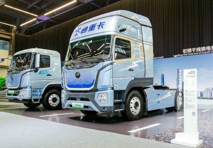 宇通T680純電動(dòng)牽引車.jpg