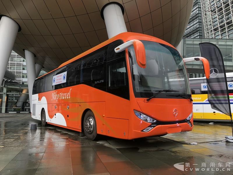 申龍SLK6116HKB歐六柴油客車，全部采用奔馳底盤