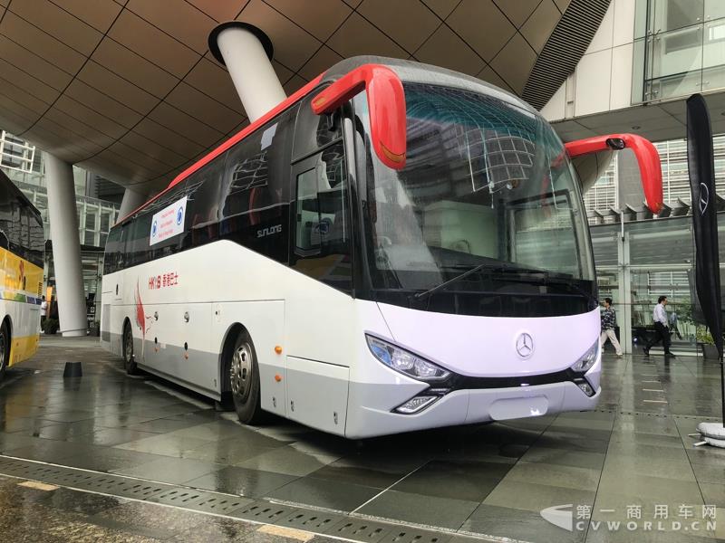 申龍SLK6116HKB歐六柴油客車，全部采用奔馳底盤