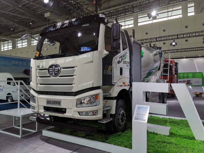 一汽解放J6P 8×4 純電動(dòng)攪拌車